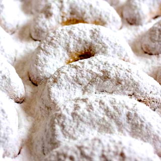 Kourabiedes: Greek Christmas Butter Cookies - OliveTomato.com