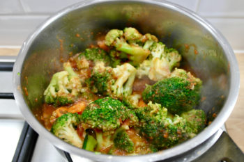 Greek Braised Broccoli With Garlic And Tomato - OliveTomato.com