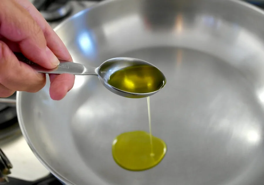 How to keep fry oil fresh
