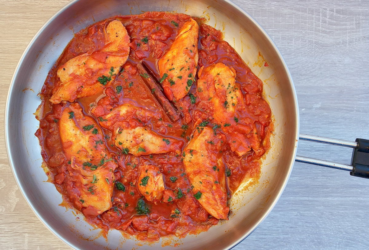 Easy Mediterranean Chicken in Tomato Sauce