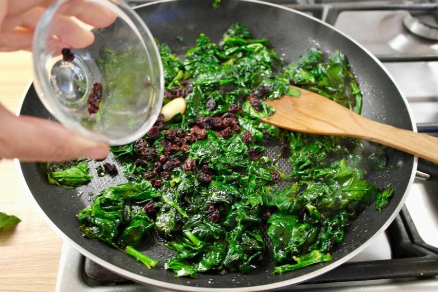 Authentic Italian Sautéed Spinach with Garlic and Pine Nuts 3